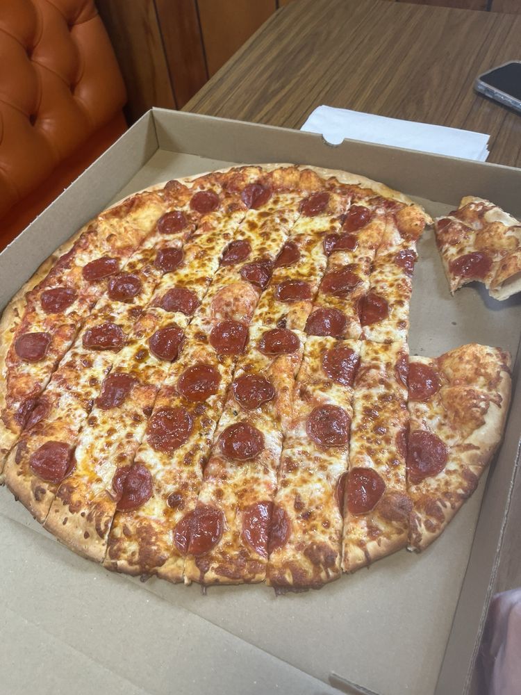 Lorobi's Pizza Logo