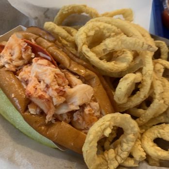 Bob's Clam Hut - Butter lobster Roll and onion rings - Seafood Near Me - Kittery, Maine Bob's Clam Hut - Butter lobster Roll and onion rings - Seafood Near Me - Kittery, Maine