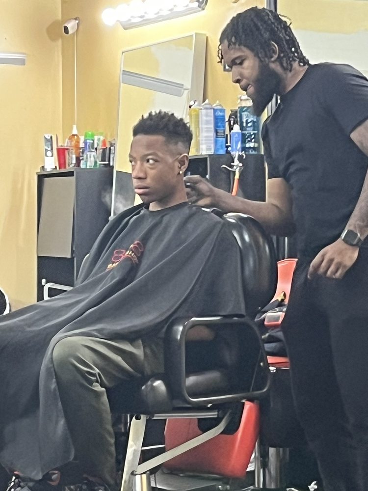 8 TO 8 BARBER SHOP Updated September 2024 32 Photos & 34 Reviews