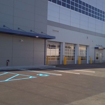 Extra Space Storage - 4155_Loading Bay - Self Storage Near Me - Garden City, New York Extra Space Storage - 4155_Loading Bay - Self Storage Near Me - Garden City, New York
