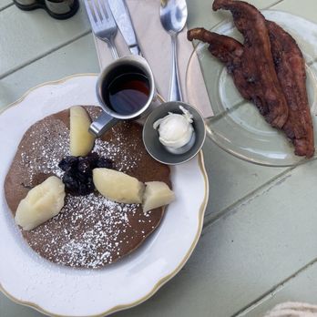 La Note - Lemon gingerbread pancakes with poached pears. The bacon was the star. - French Near Me - Berkeley, California