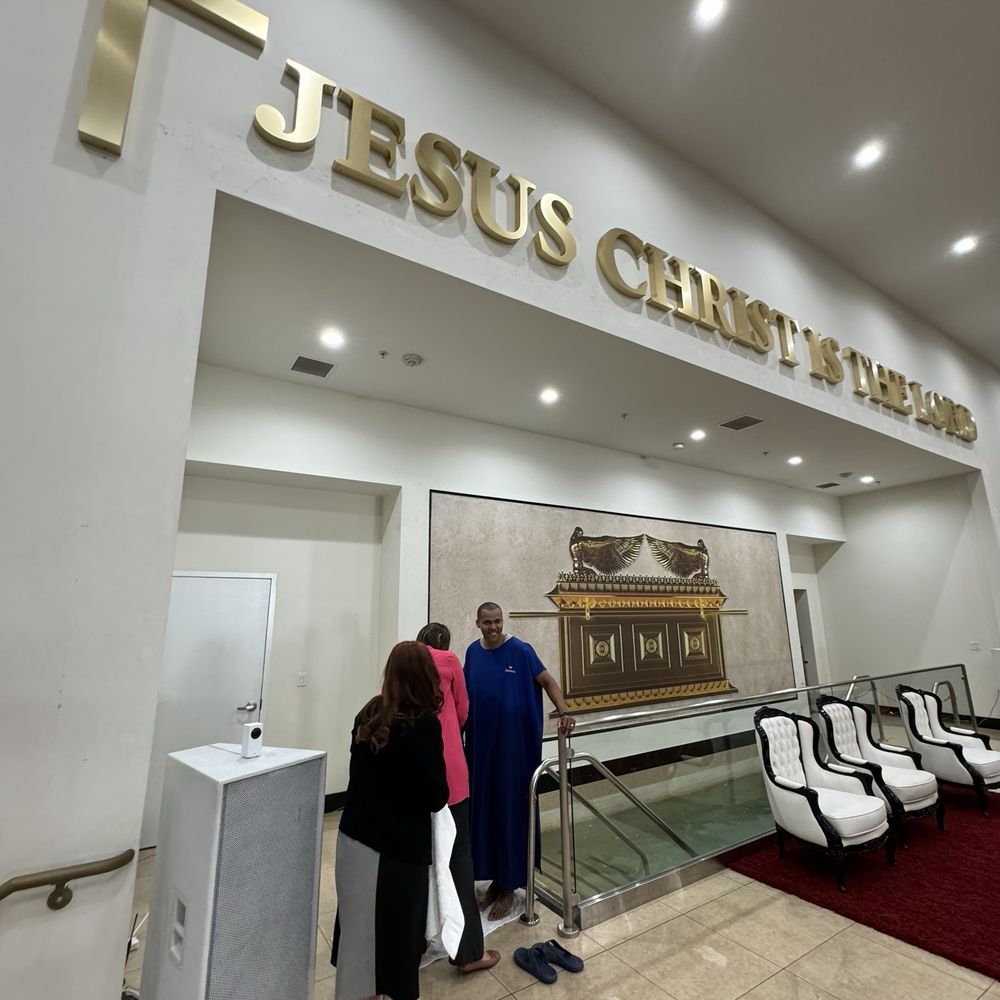 The Universal Church - Baptism moment!! Praise Jesus Christ - Churches Near Me - Compton, California The Universal Church - Baptism moment!! Praise Jesus Christ - Churches Near Me - Compton, California