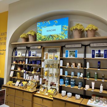 L'Occitane en Provence - Cosmetics & Beauty Supply Near Me - Santa Clara, California L'Occitane en Provence - Cosmetics & Beauty Supply Near Me - Santa Clara, California