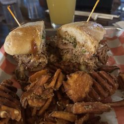 The Boar's Nest 414 - Carolina pulled pork sandwich