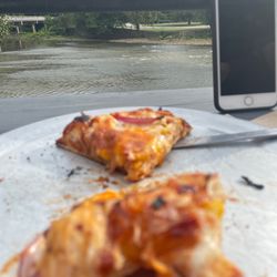 Mad Co. Brew House - Bbq pizza on back patio