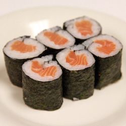 Yan Asian Restaurant - Salmon Roll