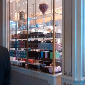 Angelina - Windows of goodies - Breakfast & Brunch Near Me - Paris, 75