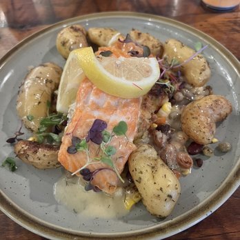 Cleat & Anchor - Crab stuffed salmon - New American Near Me - Dennis, Massachusetts