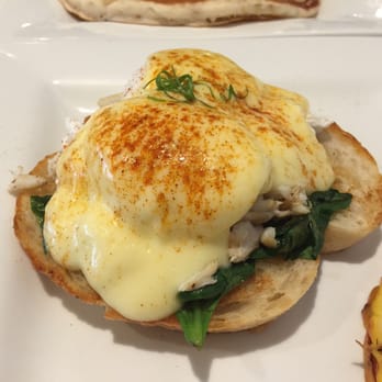 Moena Café - Crab Benedict - Cafes Near Me - Honolulu, Hawaii Moena Café - Crab Benedict - Cafes Near Me - Honolulu, Hawaii