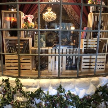 Babe's Chicken Dinner House - A display as you walk in. - Southern Near Me - Burleson, Texas