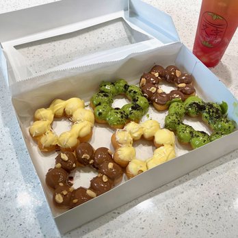 Moji Teahouse - Flavors - Pina Colada, Matcha Oreo and Chocolate Peanuts (half a dozen for $18...NOT cheap!) - Bubble Tea Near Me - Charlotte, North Carolina