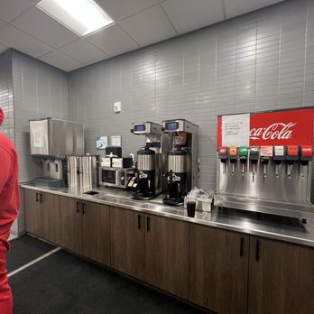 Freightliner - Drinks $1.50 - Commercial Truck Dealers Near Me - Houston, Texas