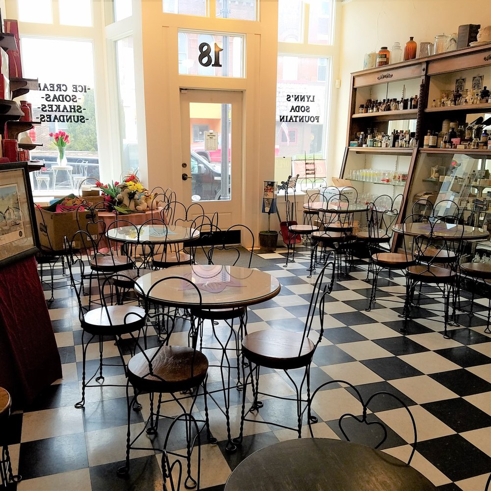 Lynn's Pharmacy - dining area of the ice cream shop - Pharmacy Near Me - Brazil, Indiana Lynn's Pharmacy - dining area of the ice cream shop - Pharmacy Near Me - Brazil, Indiana