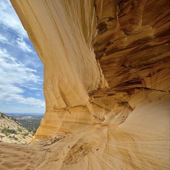 Coral Cliffs Tours and Townhomes - Hiking Near Me - Kanab, Utah