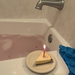 Forget Me Not Florist - The candle from the bath bomb