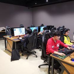 Penta Q e Sports Cafe