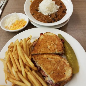 Zippy's Vineyard - Diners Near Me - Honolulu, Hawaii