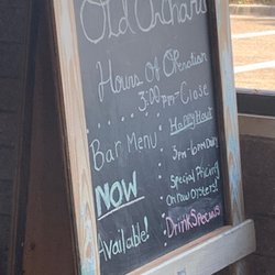 Old Orchard Restaurant & Oyster Bar - Happy hour