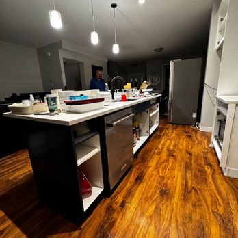 MV Painting - Kitchen cabinets refinishing - Painters Near Me - Calgary, Alberta MV Painting - Kitchen cabinets refinishing - Painters Near Me - Calgary, Alberta