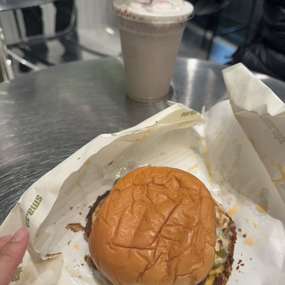 Cheeseburger and cookies & cream milkshake Cheeseburger and cookies & cream milkshake