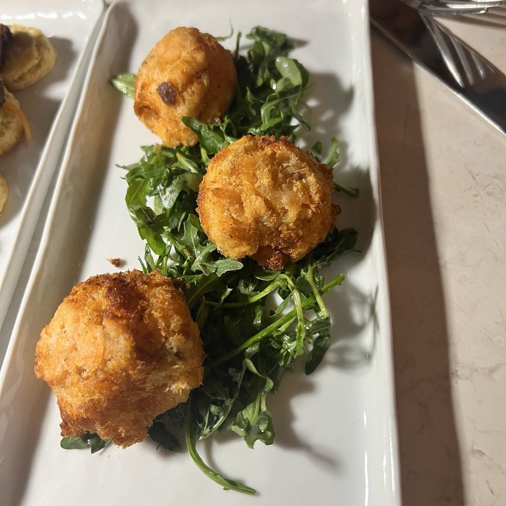 Dixiepura Kitchen - Crab cakes - Southern Near Me - Chicago, Illinois