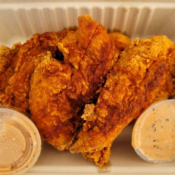 Flamin Hot Chicken - 5 tenders (flamin) with sauce - Chicken Shop Near Me - Lake balboa , California