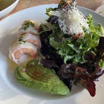 Le Zoo - Warm shrimp in a butter sauce with avocado and salad - French Near Me - Miami Beach, Florida