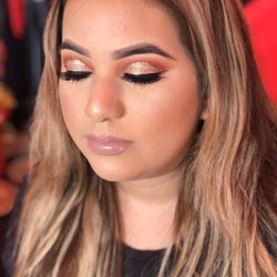 Daisy makeup and hair - Full coverage beat with dramatic shimmer cut crease