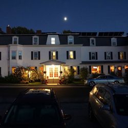 Inn at Sunset Hill - Evening photo, Oct. 2017