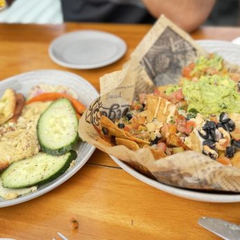 Duke's La Jolla - Nachos the yummiest - New American Near Me - La Jolla, California Duke's La Jolla - Nachos the yummiest - New American Near Me - La Jolla, California