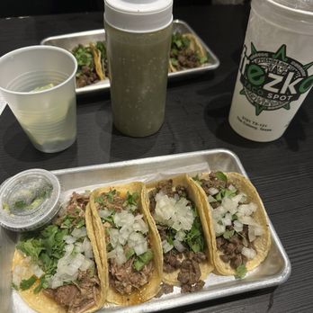 Frezko Taco Spot - Taco Plate: 2 carnita & 2 carne asada tacos & Agua Fresca - Tacos Near Me - Bedford, Texas