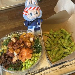 Zukku Sushi - Build your own bowl: chicken and salmon Garlic edamame
