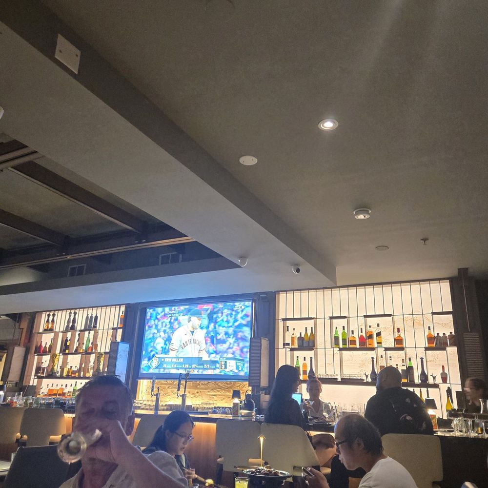 Chi Restaurant & Bar - Interior - Szechuan Near Me - New York, New York