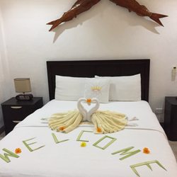 J&R Residence - Our bed when we walked into the garden room!