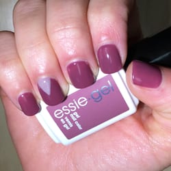 Leah Magallanes Nail Technician - Love the gels!