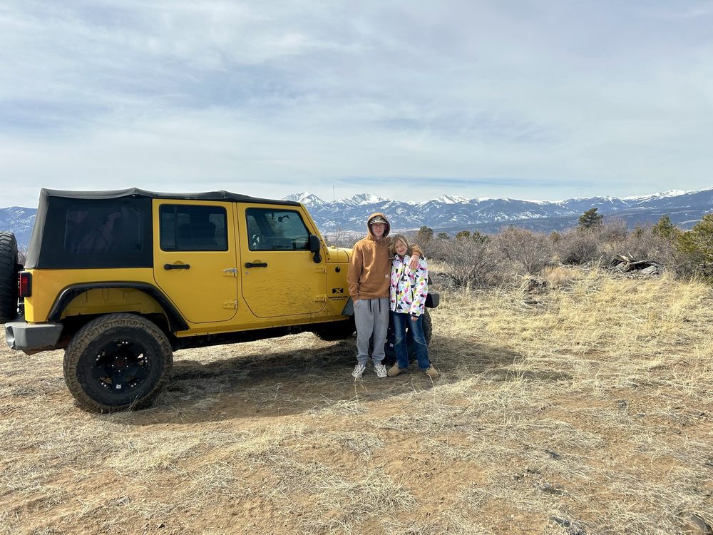 Rocky Mountain Jeep Rentals Logo
