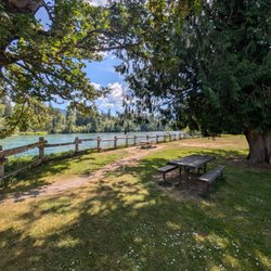Skagit River Roadside Park