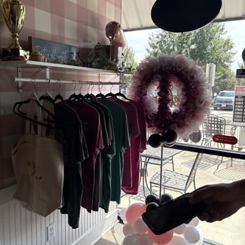 Holy Rollie Pastry Shop - Bakeries Near Me - Irving, Texas