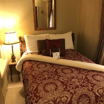 Sheldon St Lodge - Double bed in 2 bed/2 room suite - Hotels Near Me - Prescott, Arizona