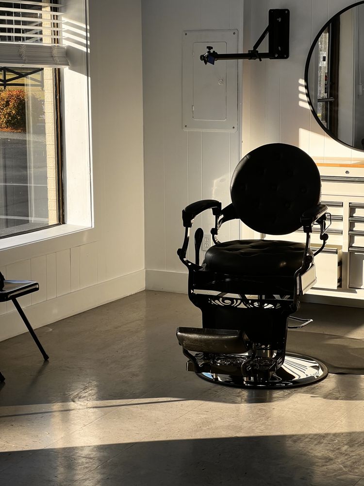 Top Notch Barbershop Logo