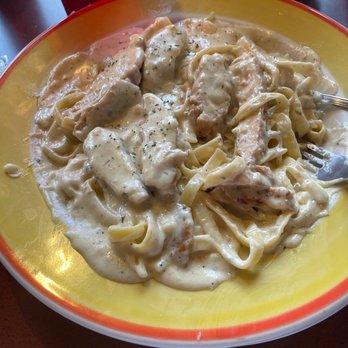 Cafe Italia - Fe Fettuccine Alfredo w chicken - Italian Near Me - Hagerstown, Maryland Cafe Italia - Fe Fettuccine Alfredo w chicken - Italian Near Me - Hagerstown, Maryland