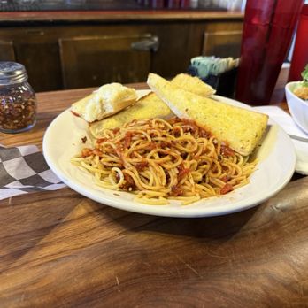 Red Banjo Pizza - Spaghetti and Garlic Bread - Pizza Near Me - Park City, Utah Red Banjo Pizza - Spaghetti and Garlic Bread - Pizza Near Me - Park City, Utah