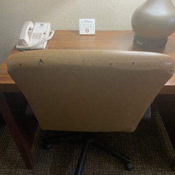Quality Inn Placentia Anaheim Fullerton - Office chair all ripped. - Hotels Near Me - Placentia, California Quality Inn Placentia Anaheim Fullerton - Office chair all ripped. - Hotels Near Me - Placentia, California