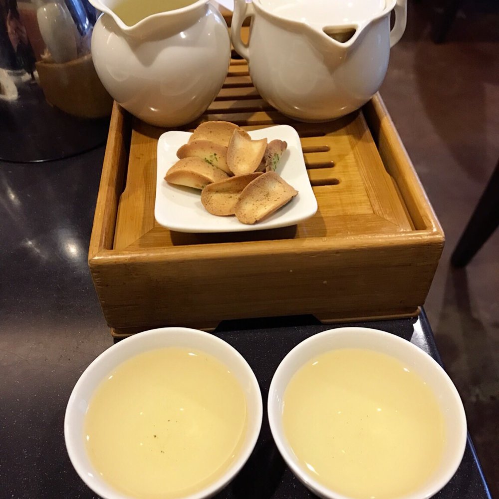 Facing East - Premium Oolong Tea (the cookies taste so good) - Chinese Near Me - Bellevue, Washington Facing East - Premium Oolong Tea (the cookies taste so good) - Chinese Near Me - Bellevue, Washington