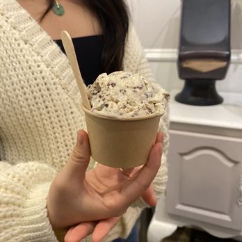 Lottie's Creamery - Mint Chocolate Chip Single Scoop - Ice Cream & Frozen Yogurt Near Me - Walnut Creek, California Lottie's Creamery - Mint Chocolate Chip Single Scoop - Ice Cream & Frozen Yogurt Near Me - Walnut Creek, California
