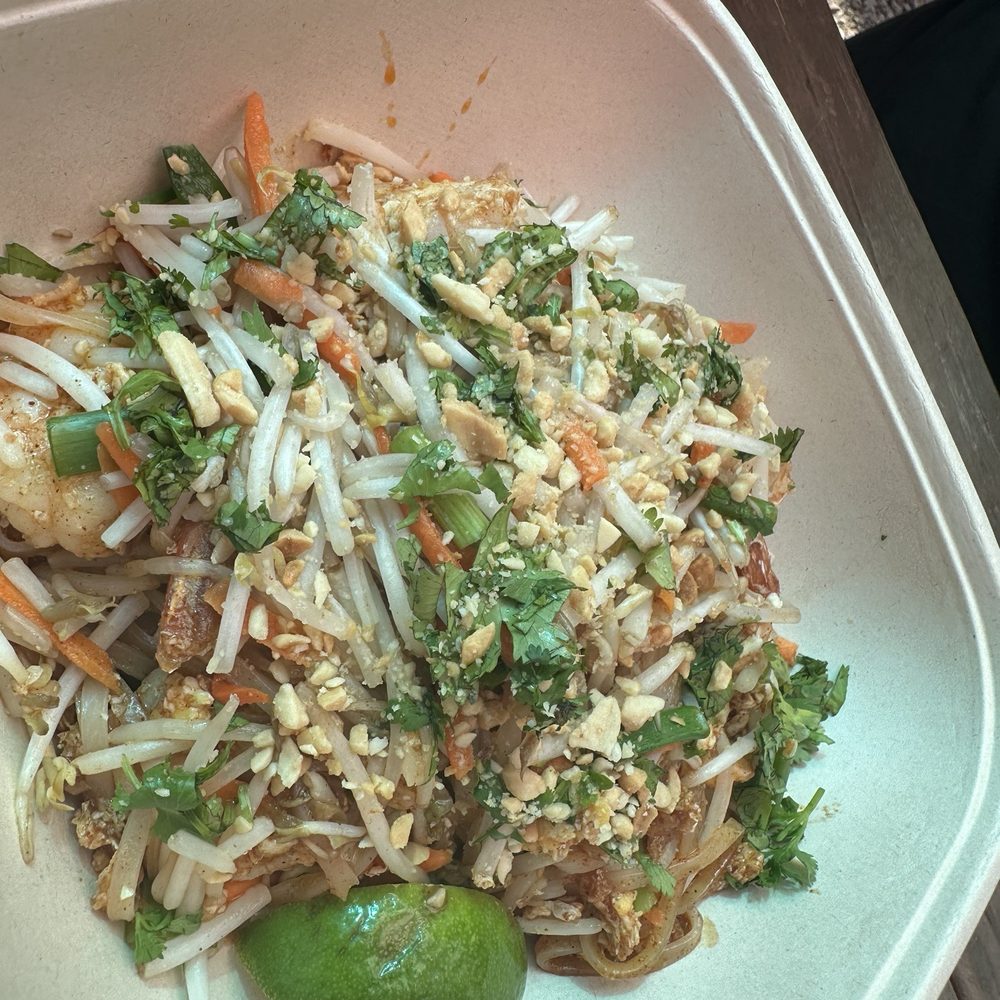 Thai Mee Up - Pad Thai - Food Trucks Near Me - Kihei, Hawaii Thai Mee Up - Pad Thai - Food Trucks Near Me - Kihei, Hawaii