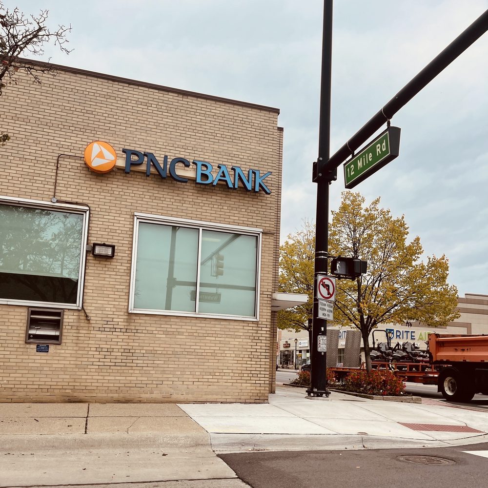 PNC BANK Updated May 2024 13 Photos 2925 W 12 Mile Rd, Berkley, Michigan Banks & Credit