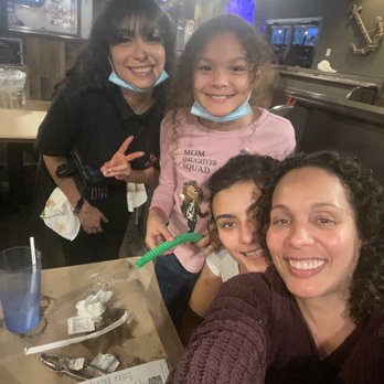 CRAZY CRAB - Alejandra, Samuel, Rebeca, Anastasia - Seafood Near Me - Glen Burnie, Maryland