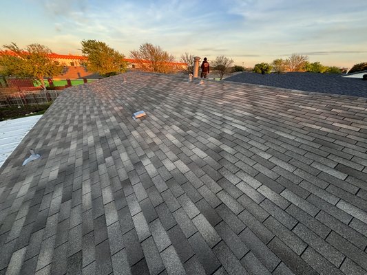 S&B Roofing and Porches Logo