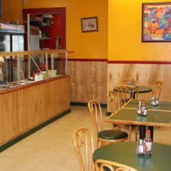 El Bohio Restaurant - The interior is very colorful and clean.